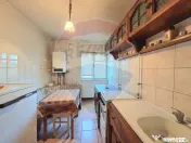 Zona 300, 3 camere, etaj 2, trei balcoane, fără comision ! 