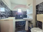 Zona 300, 3 camere, etaj 2, trei balcoane, fără comision ! 