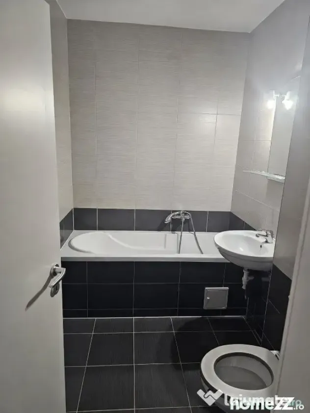 Apartament 2 camere, decomandat - zona Avantgarden