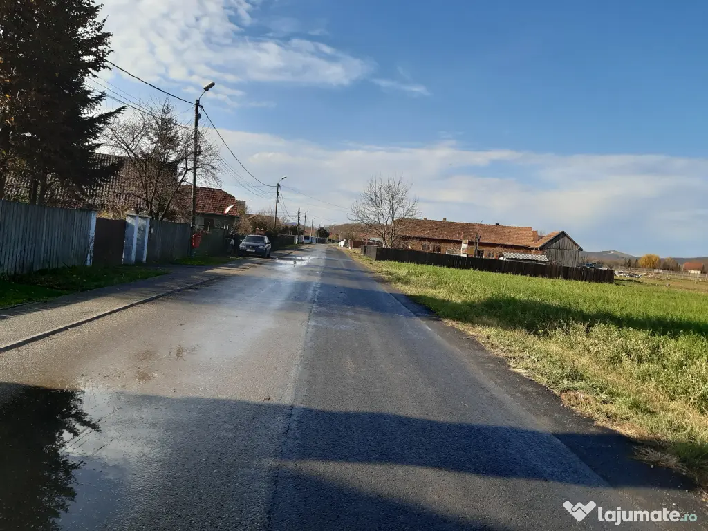 teren intravilan construibil utilitati asfalt central Lunca Calnicului
