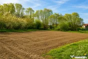 Teren 1.700 mp intravilan, natura, vecinatati bune, potentia 