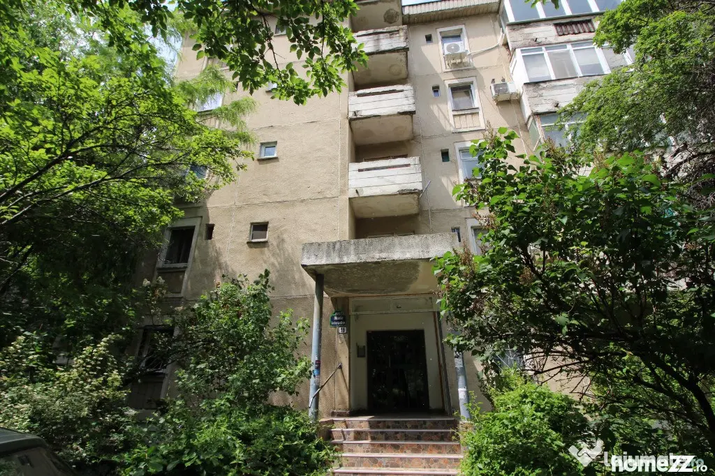 Lujerului, garsonieră renovată nou, bloc 1988, liberă