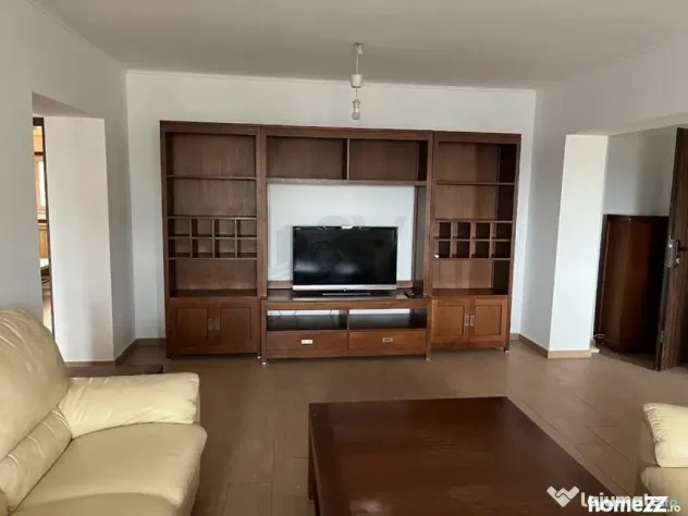 Apartament cu 3 camere Blv Libertatii