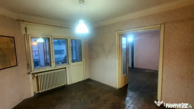 Unirii l Apartament 3 camere l Etaj 2 - Bucuresti (Bucuresti-Ilfov)