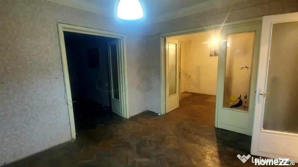 Unirii l Apartament 3 camere l Etaj 2 - Bucuresti (Bucuresti-Ilfov)