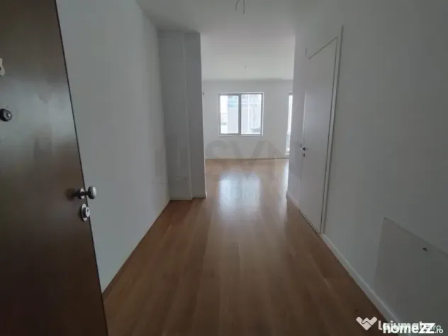 Apartament de 3 camere cu gradina