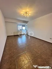 Ultracentral! Apartament spațios 3 camere, 2 băi și 2 bal 