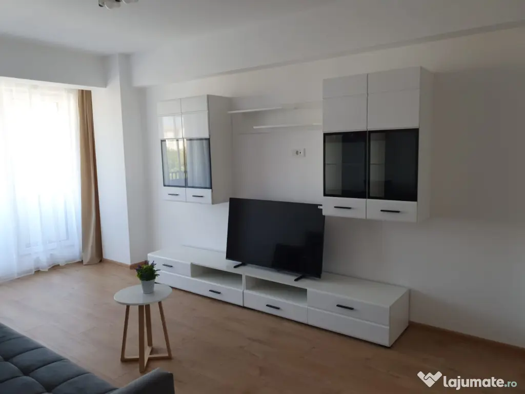 Închiriez garsoniera Coresi