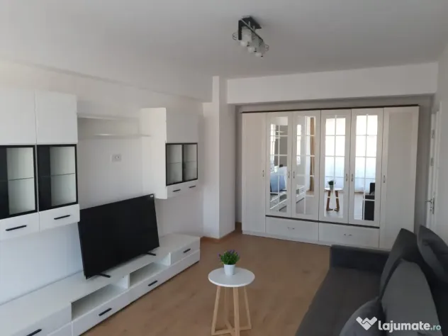 Închiriez garsoniera Coresi