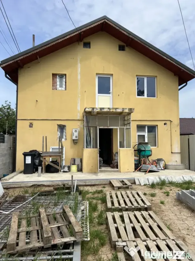 Casa spatioasa P+1 renovata disponibila pentru locuit imedia