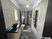Casa spatioasa P+1 renovata disponibila pentru locuit imedia