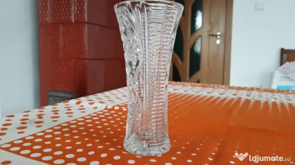 Vaza mijlocie cristal RDG,noua,peste 40 ani vechime
