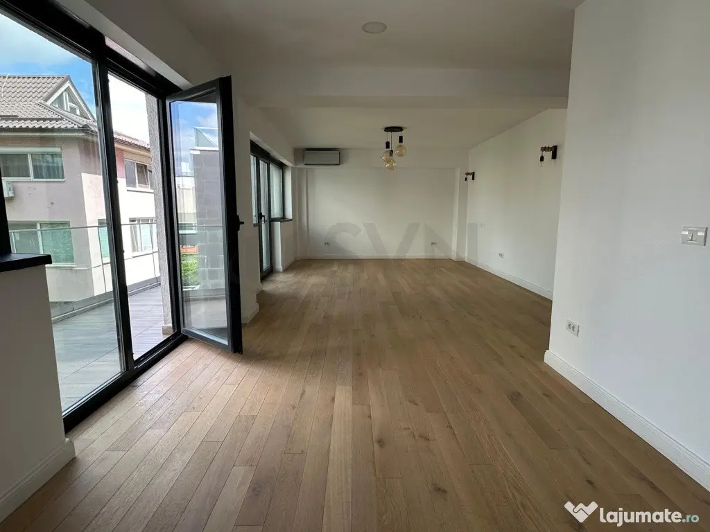 Apartament cu 3 camere singur pe etaj Polona