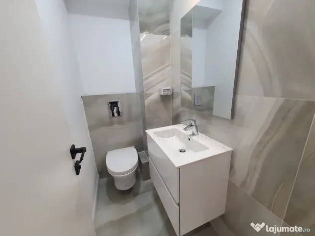Apartament cu 3 camere singur pe etaj Polona