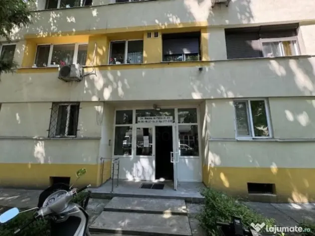 Apartament 3 Camere Masina de Paine Sector 2 de Vanzare