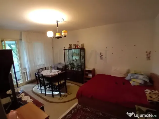 Garsoniera Spatioasa si Linistita in Dristor cu Parcare I...