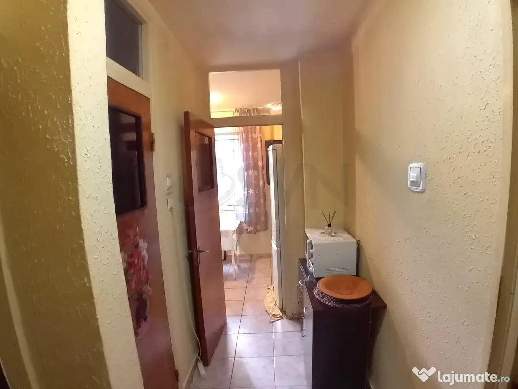 Garsoniera Spatioasa si Linistita in Dristor cu Parcare I...