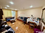 Apartament cu 4 camere de vânzare pe Strada Longinescu 