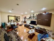 Apartament cu 4 camere de vânzare pe Strada Longinescu 