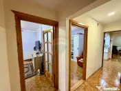 Apartament cu 4 camere de vânzare pe Strada Longinescu 