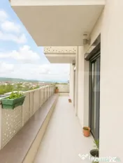 Apartament premium cu 4 camere, terasă de 30 mp și parcare 