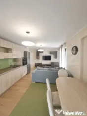 Apartament premium cu 4 camere, terasă de 30 mp și parcare 