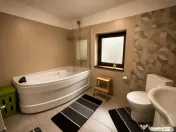 Apartament 3 camere pe două niveluri - în Piața Ovidiu 