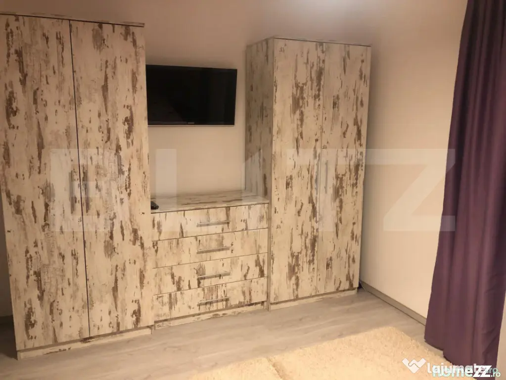 Apartament 3 camere, 63 mp, parcare, zona Teilor