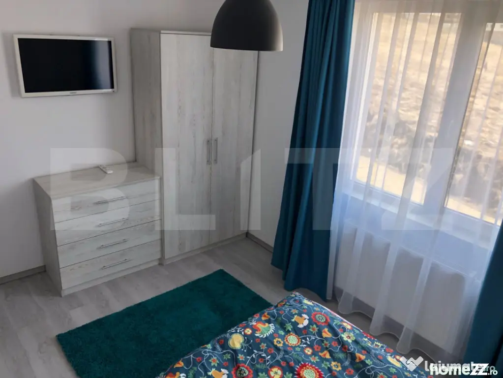 Apartament 3 camere, 63 mp, parcare, zona Teilor