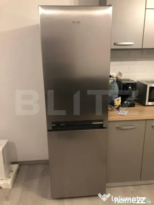 Apartament 3 camere, 63 mp, parcare, zona Teilor