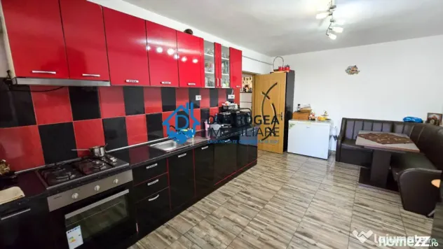 ZONA PACII-4 CAMERE DECOMANDAT ,CENTRALA GAZ, MOBILAT SI UTI