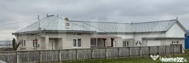 Casa Dumbraveni, 1000mp teren, 4 camere.