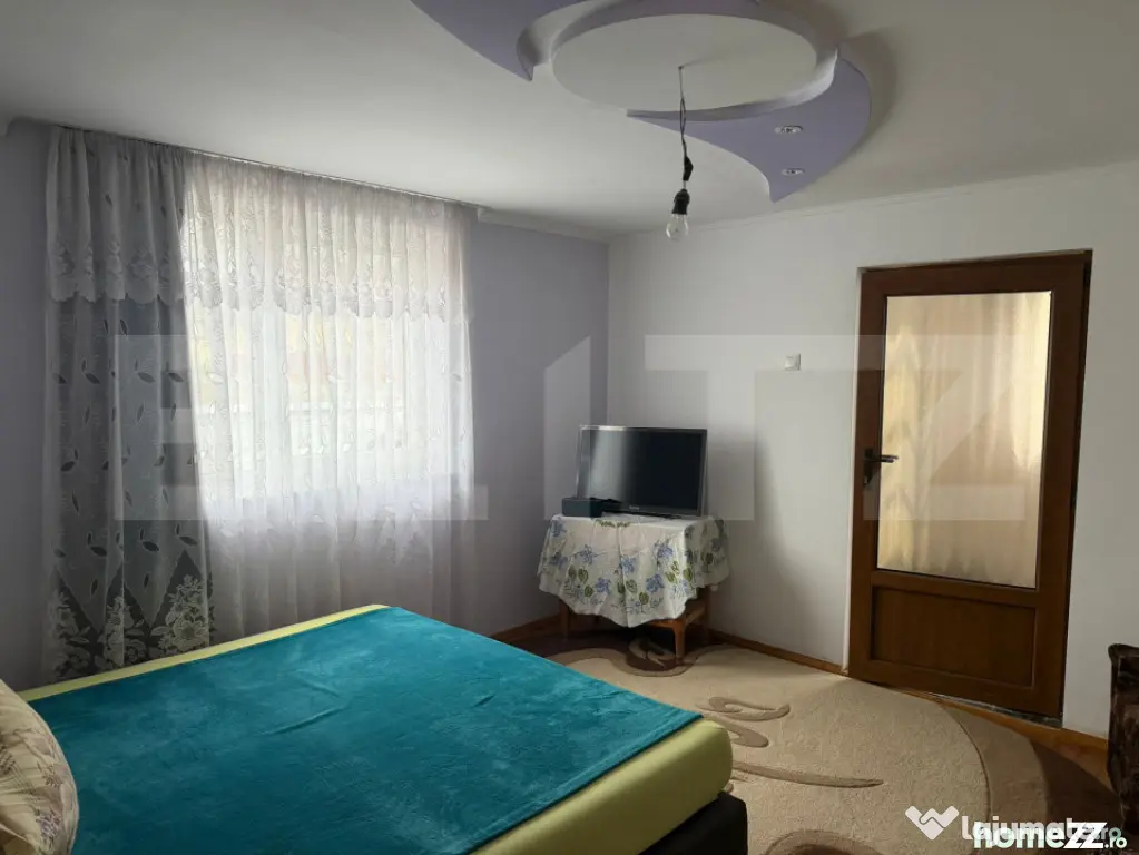 Casa Dumbraveni, 1000mp teren, 4 camere.