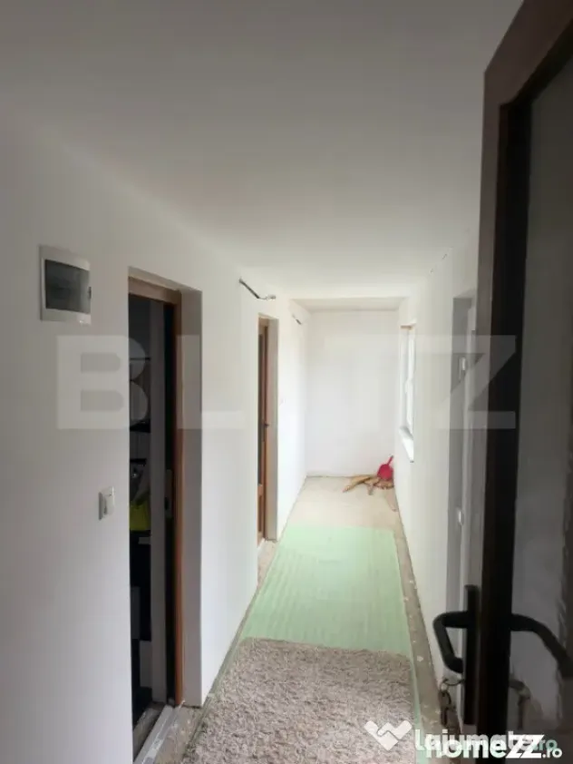 Casa Dumbraveni, 1000mp teren, 4 camere.