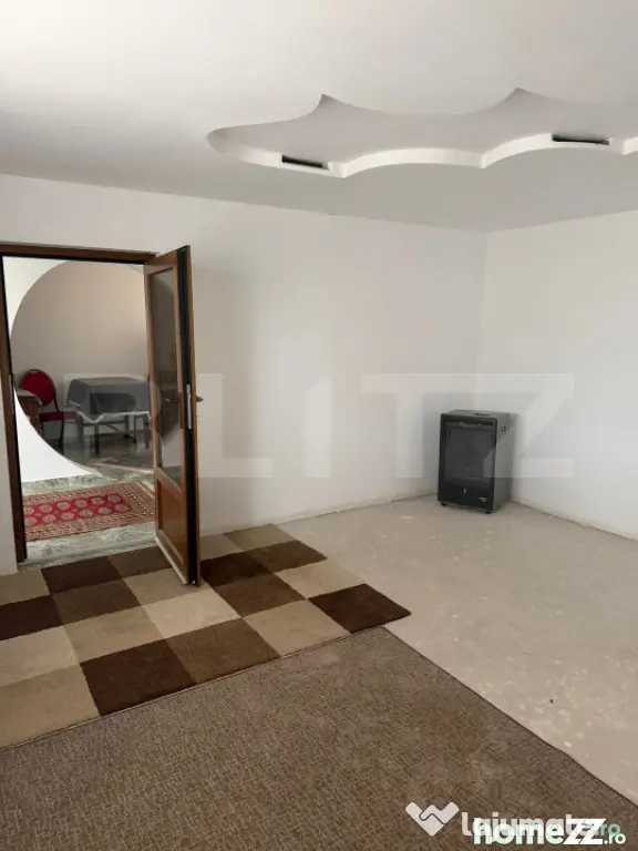 Casa Dumbraveni, 1000mp teren, 4 camere.