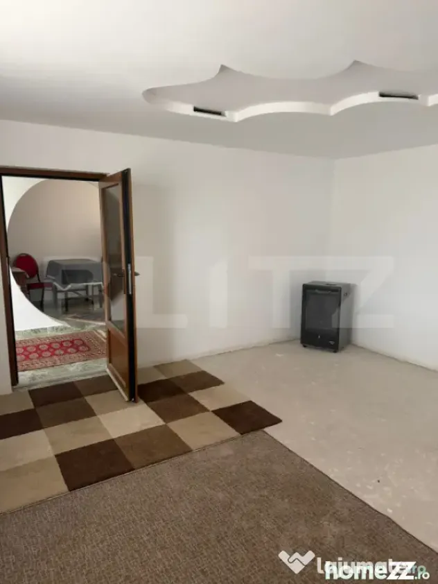 Casa Dumbraveni, 1000mp teren, 4 camere.
