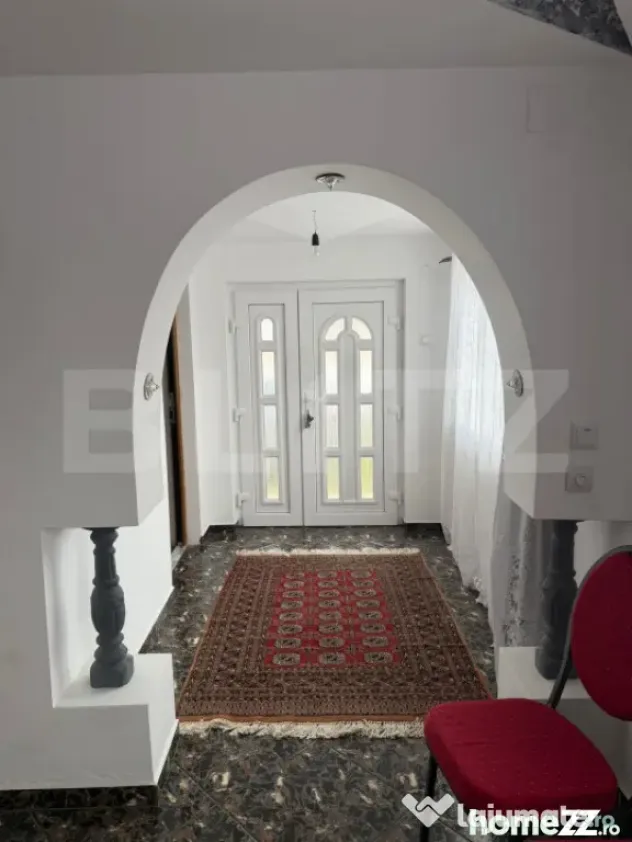Casa Dumbraveni, 1000mp teren, 4 camere.