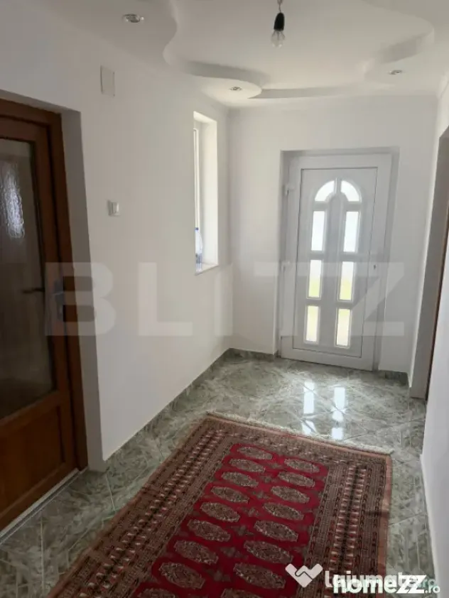 Casa Dumbraveni, 1000mp teren, 4 camere.