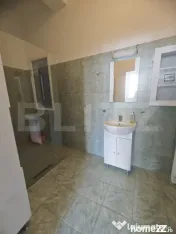 Doua partamente cu potențial de unificare, curte interioar? 