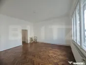 Doua partamente cu potențial de unificare, curte interioar? 