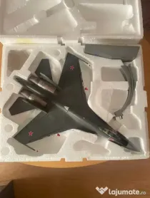 Vand avion de vanatoare rusesc Sukhoi Su-35 scara 1/48