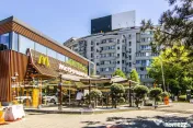 3 camere Dristor lângă McDonald’s, 2 băi cu geam, de... 