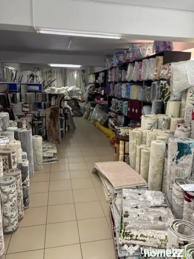 Spatiu comercial de 1300 mp pe 4 nivele, in centrul orasului