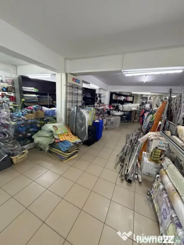 Spatiu comercial de 1300 mp pe 4 nivele, in centrul orasului