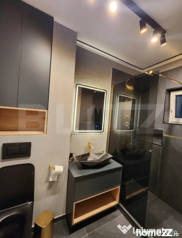 Apartament 3 camere, 70 mp, 2 bai, terasa, garaj, zona Teil