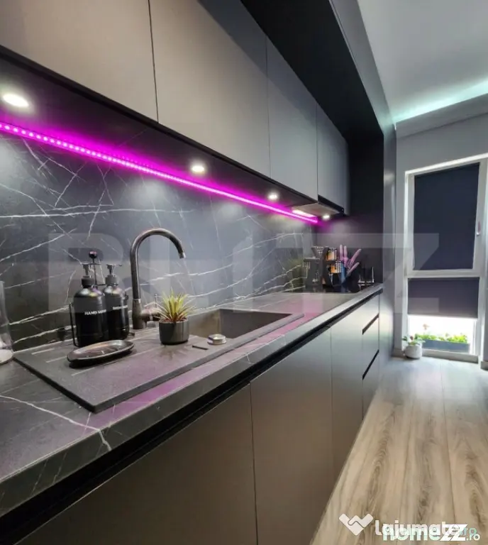 Apartament 3 camere, 70 mp, 2 bai, terasa, garaj, zona Teil