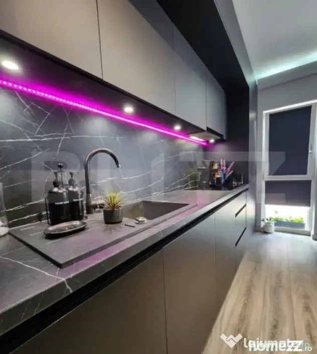 Apartament 3 camere, 70 mp, 2 bai, terasa, garaj, zona Teil