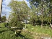 Teren de vânzare in Voinesti / Leresti înconjurat de na...