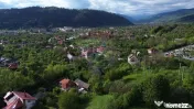 Teren de vânzare in Voinesti / Leresti înconjurat de na...