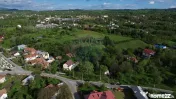 Teren de vânzare in Voinesti / Leresti înconjurat de na...